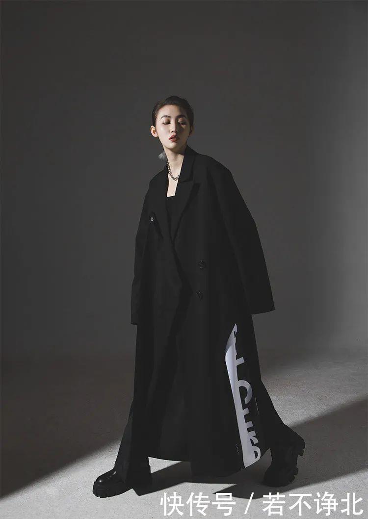 讲真的｜大嫂Rosie的“精英范儿”穿搭，真是怎么