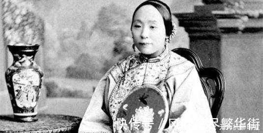 坠马髻|中国各朝代女子的发型对比,确实还是清朝的最丑,唐朝的最漂亮!