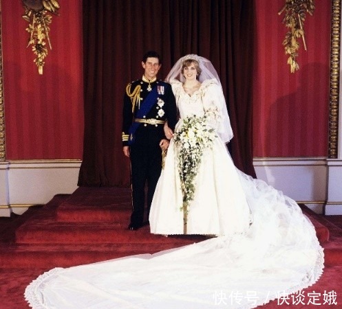 查尔斯|戴安娜的婚鞋:镶着132颗珍珠和542颗亮片,也藏了她的秘密