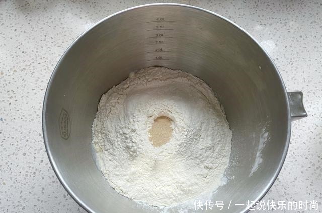 早餐女儿最爱的一款吐司,1周可以吃3次,柔软拉丝放三天也不硬