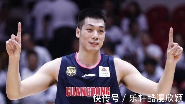 中国篮球|任骏飞故意肘击韩德君慢镜头还原真相,主裁判逆转判罚结果