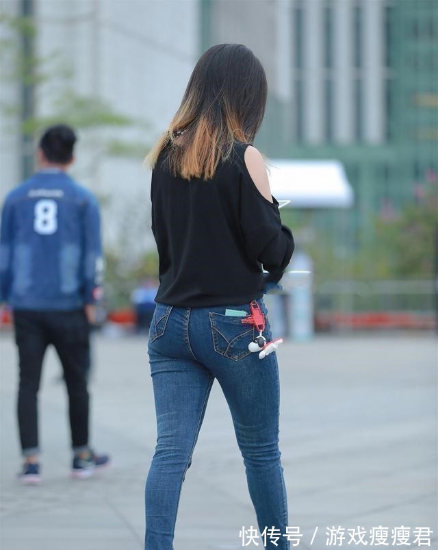 碎花 打底裤的打扮尽显优雅气息,带来更强的女神气质,绽放魅力!