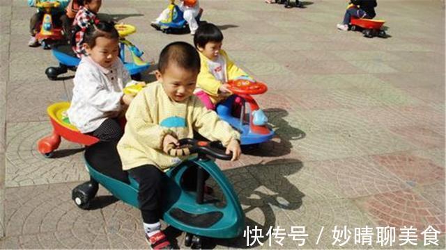 小刘|儿子的扭扭车被强占,听到对方奶奶说的话后,宝妈强行夺回