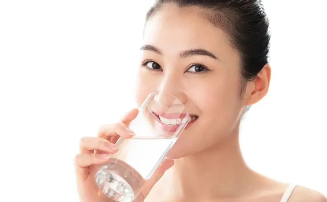  女人|女人45岁后，想要年轻健康，少吃三物，戒掉四习，做好五个字