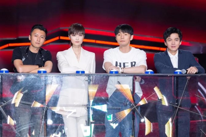 好声音导演怕谢霆锋拒邀，李健1个电话搞定，原来是有交换条件的