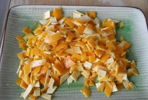 土壤|盆栽土干裂甭急着换，1周喂1次它，1个月就变松，养啥爆啥