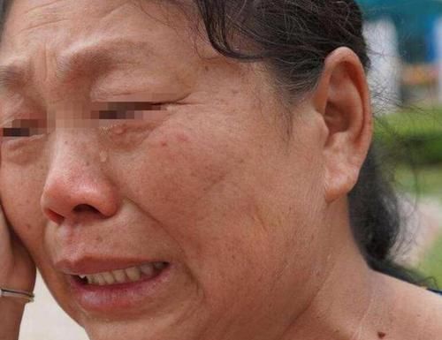 奶奶|7岁男孩长出双排牙，奶奶自责不已，医生：需要一颗颗拔掉