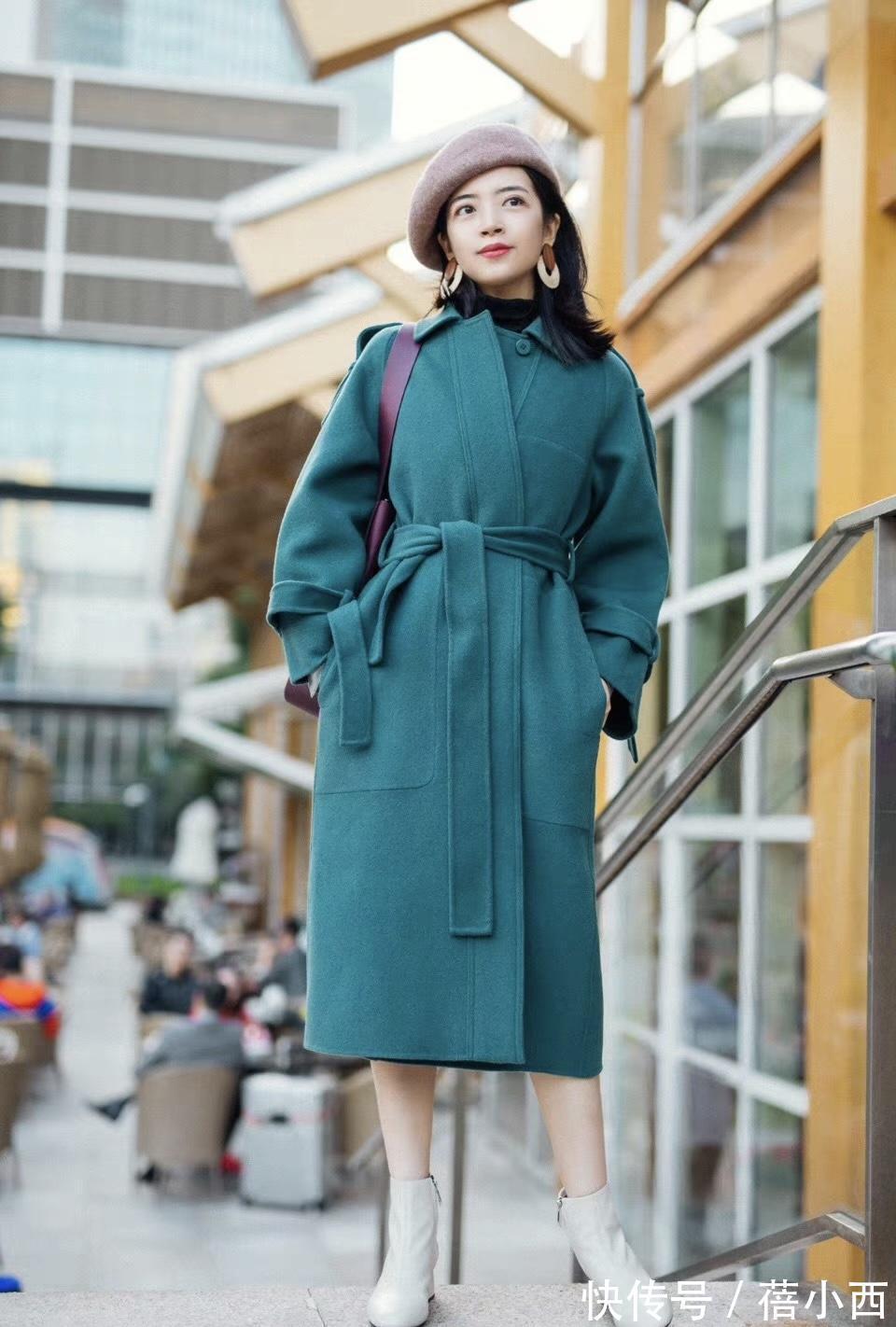 博主|冬季最流行的是“大衣”,跟三木穿4个高级款,搭配裤子裙子都美