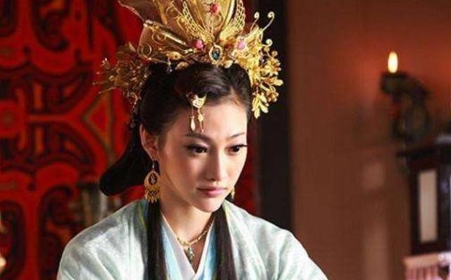  前去|得知丈夫养外室，夫人拿刀前去，进门后放下刀，说了一话流传至今