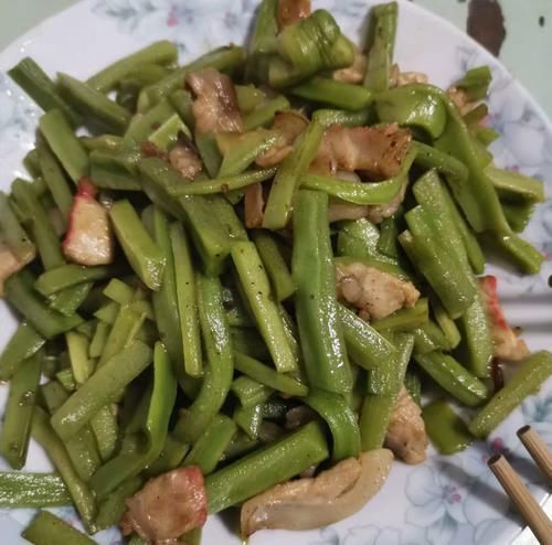 这菜正月要常吃，隔天上厕所，软化血管，嘴巴不臭了，体重降为2位数