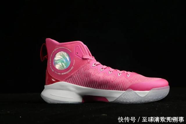 双鞋|不要因为它小众就忽视它!这双鞋堪称2020实战鞋的黑马