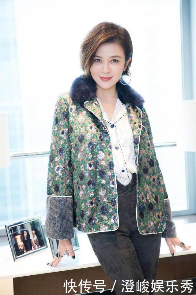 短发|女人过了50岁尽量别留长发、烫卷发!推荐明星这些发型,真洋气