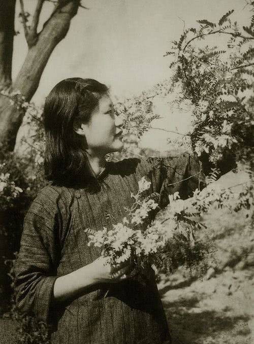 总理|她是军中一枝花，丈夫上将，后成副总理，儿子中将，女婿更厉害！