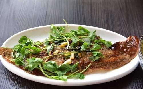 一家三口的简单晚餐，有荤有素有汤水，好吃不浪费，全部吃光光！