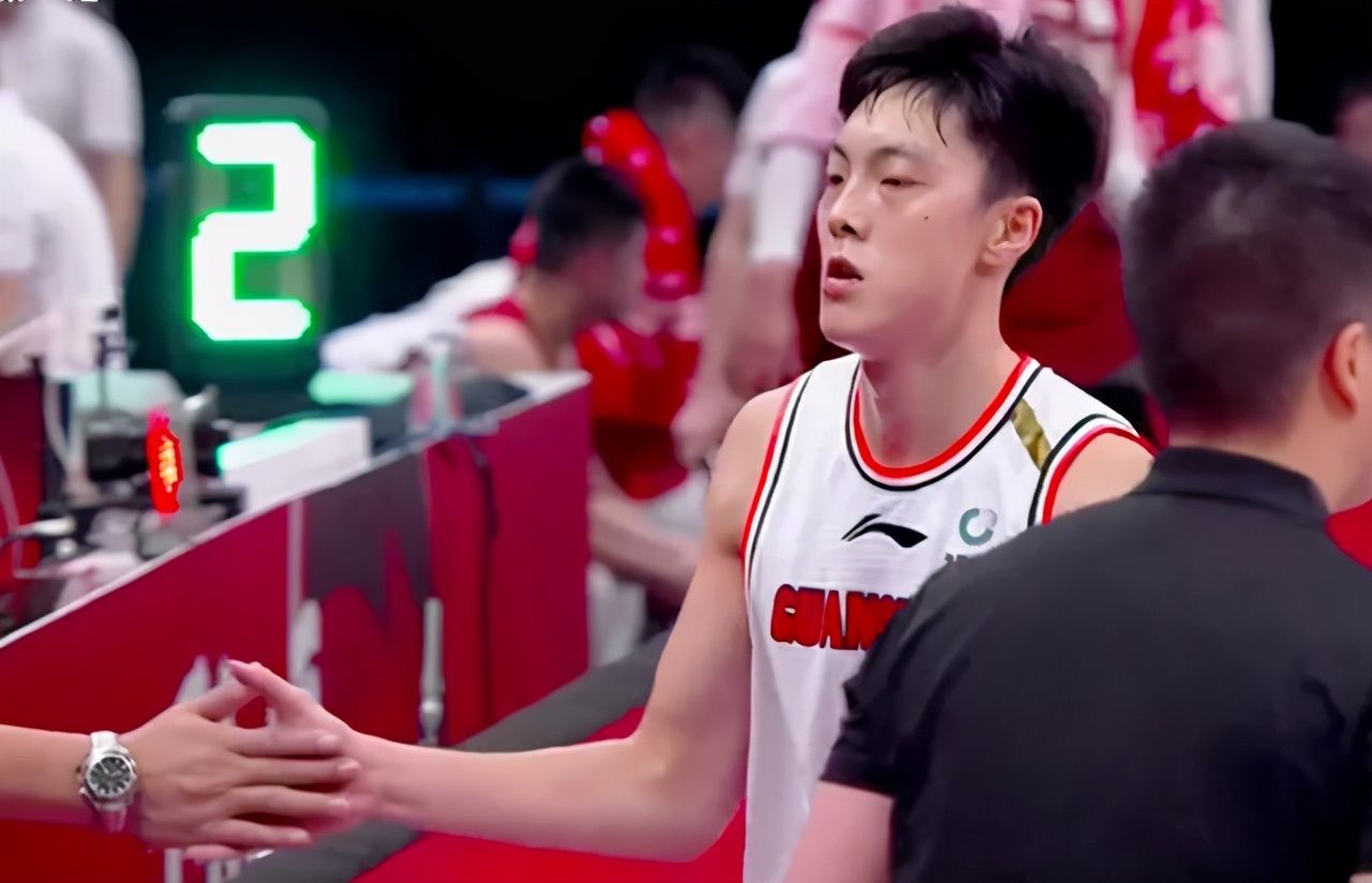 动作|上一场伤2人！这一场伤了FMVP！王骁辉打球的确有点脏了