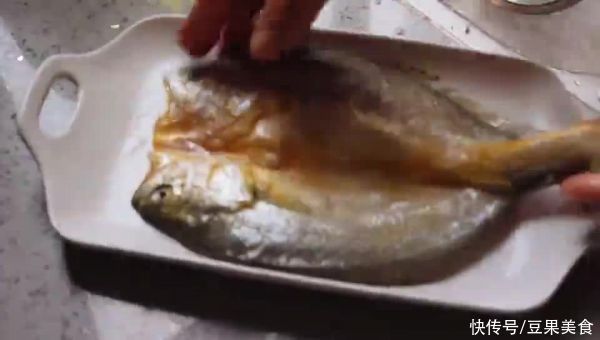 香煎黄鱼鲞一出锅，方圆十里都飘香