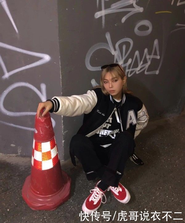 春季穿搭小妙招：颜值不够，“亮色鞋子”来凑