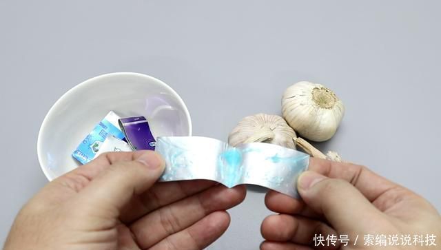 牙膏皮不要丢，放厨房里3个作用太棒了，以前白白丢掉了