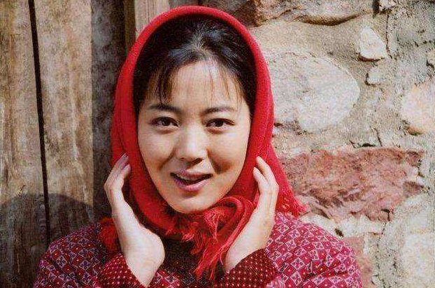 打了200瘦脸针,为拍戏流掉孩子,农村一姐王茜华有多疯狂