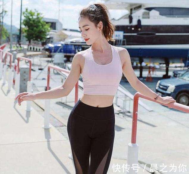 小姐姐 打底裤秀出纤细的腿,绽放出曼妙身姿的魅力,展现出美丽的姿态