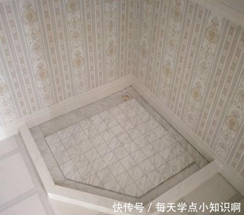 瓷砖|卫生间地面不要再贴瓷砖了，头次见有人铺这种代替，实在聪明极了！