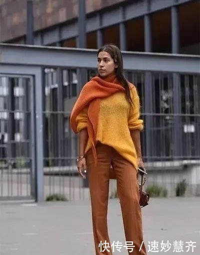 毛衣你有了,该怎么搭才时髦呢?