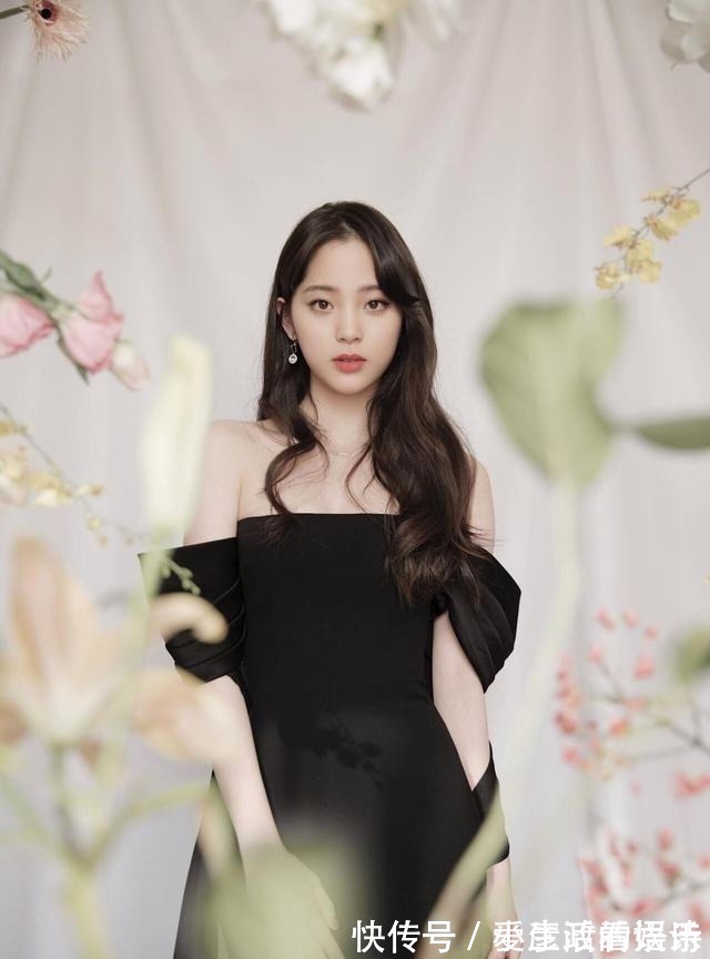 青木 别再染“挂耳染”了!今年秋天流行“奶茶发”,时髦减龄又气质