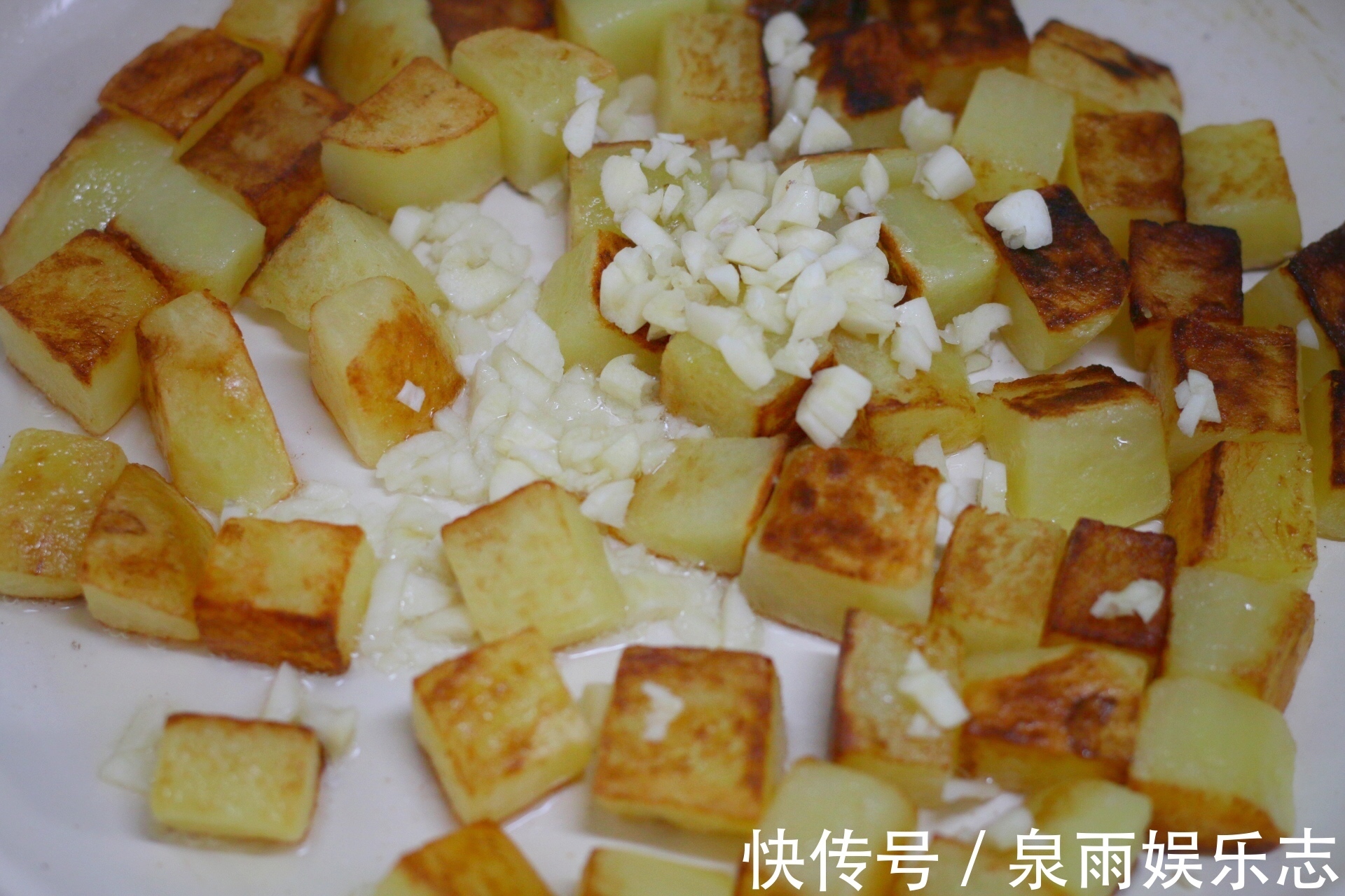 黄油|土豆别总是炒和炖了,教你新做法,超简单,味道却是超级棒