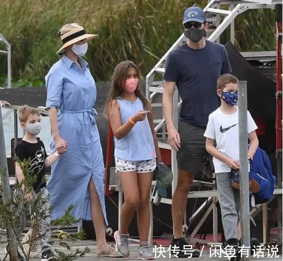 出游|伊万卡的“海边度假装”真圈粉,时髦上照还舒服,每套都好想照搬