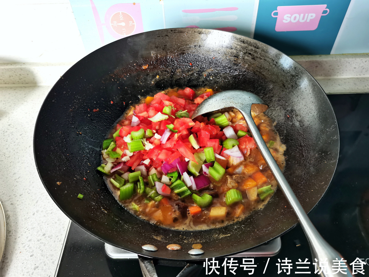 两口子的简单家常晚餐,肉香汤鲜,真的太香了,比吃大餐过瘾