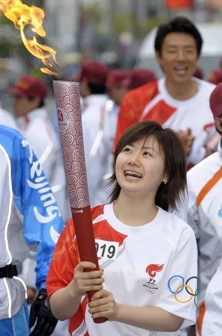 乒乓球手|福原爱是日本乒乓球手,为何12岁能到东北训练,并得到刘国梁指导