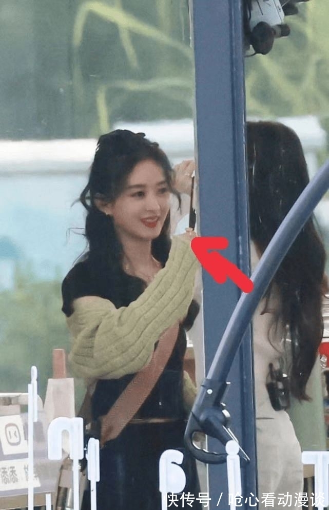 感情|趙麗穎手戴鉆戒錄《中餐廳》,卻暴露感情狀況,網(wǎng)友稱其單身貴族