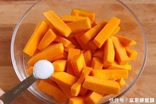 咸蛋黄沙沙|这才是南瓜最好吃的做法，甜咸可口，外酥里嫩，家人都夸太好吃了