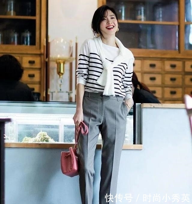 颜色 40+女性如何远离"大妈感",早秋极简风穿搭,优雅又有女人味