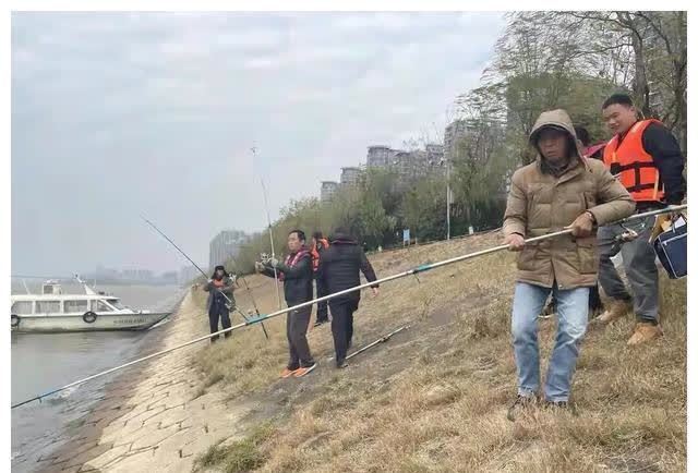 从此告别双钩钓鱼?史上最严“禁渔令”即将来临,钓鱼何去何从?