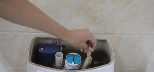 不管马桶有多臭,只需一根火柴,轻松清除马桶异味,都学学吧