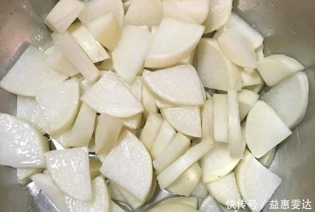 这才是腌萝卜的传统做法,萝卜爽脆不回软,腌上30斤,开胃下饭