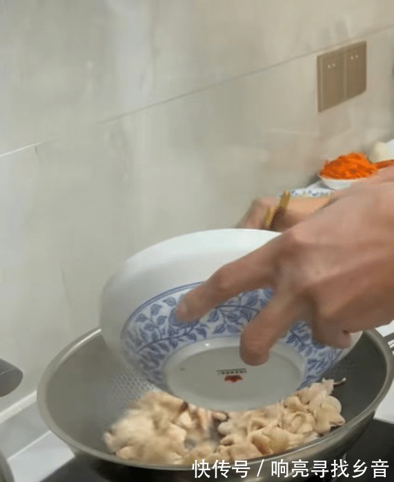 夫妻俩|谢杏芳透露林丹家庭地位,老公亲自干活洗碗,直呼自己就这个命