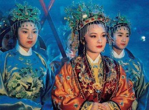  衰亡|贾元春的封妃，不但没有帮到贾府，反而加速了贾府的衰亡