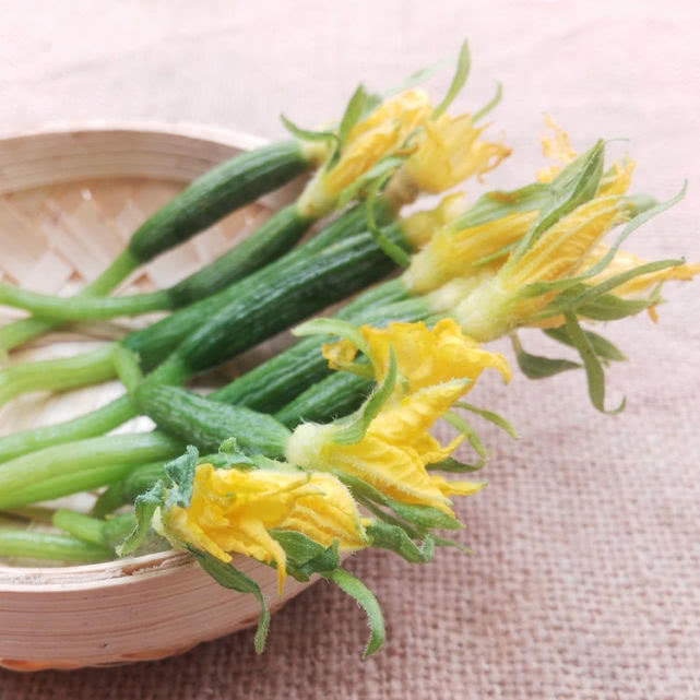 清肠|女性不想被喊黄脸婆,三种食物换着吃,排毒清肠,延缓衰老