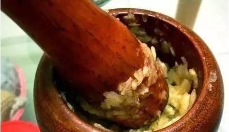 叶子绿油油|用大蒜养花,长得快不烂根、20年不长虫叶子绿油油!花开长势旺盛