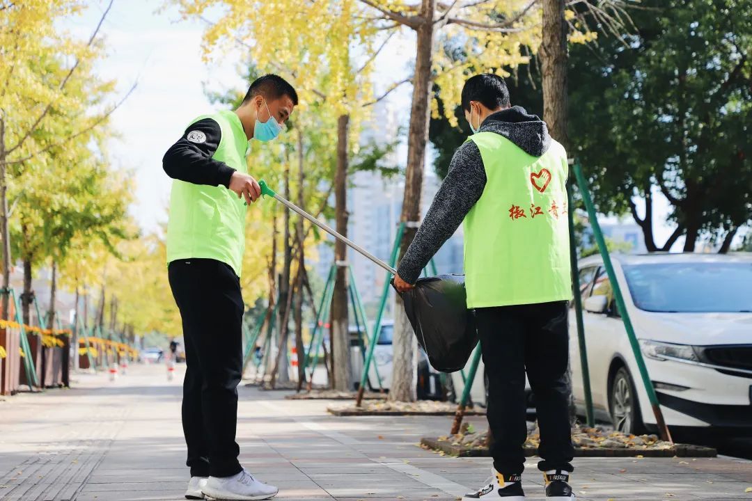 十字路口|椒江街头最酷的样子（图）