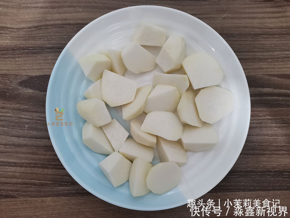  做成|秋季多吃粗粮，红豆与此食材做成甜品，香甜好喝又营养，家人都爱