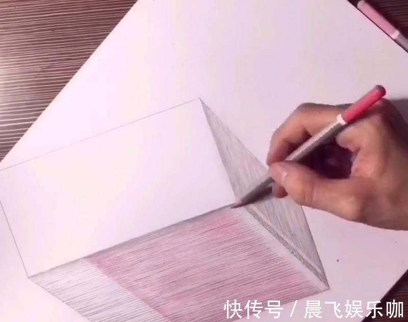 美术生|美术生画5万块，被吐槽“尺寸都不对”，画纸裁掉一截后打脸了！