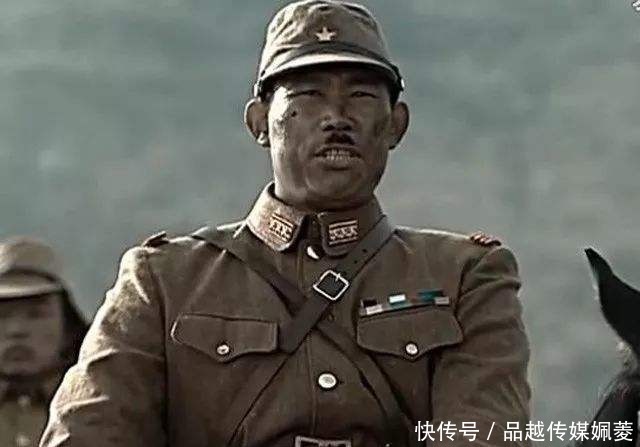 牙刷胡|希特勒鼻子下留下一撮毛，日本人也效仿，给出原因令人哭笑不得