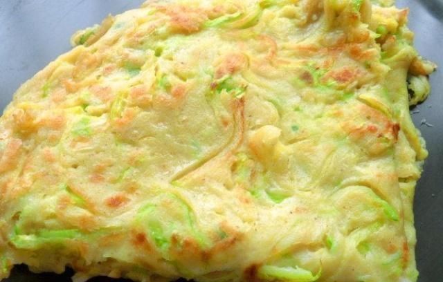 牛奶|我教你一个超简单的早餐饼,尝起来又软又嫩,加粥和牛奶很好