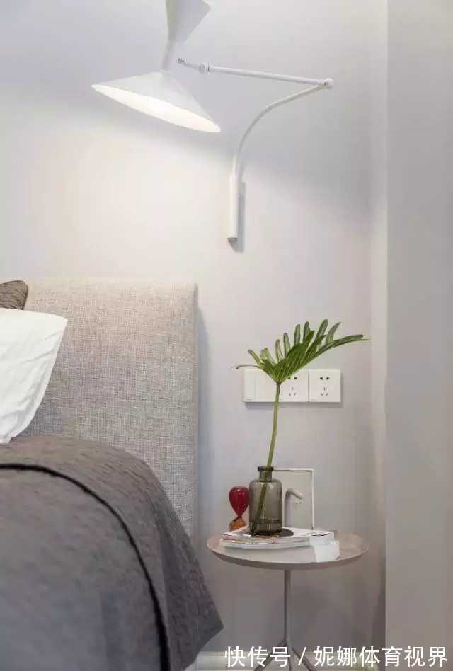 床头柜|卧室放床头柜太土了，现在床边流行这8种设计，实用又美观