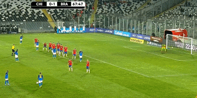 定位球|巴西定位球开出造成混乱,马尔基尼奥斯门前捅射被没收