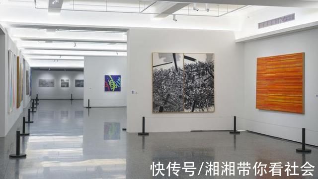 王劼音&24位艺术家作品齐聚外滩，看抽象艺术在上海的一百年