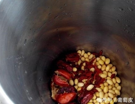 不想做“黄脸婆”！早上坚持喝它，暖胃益血气，皮肤水灵有光泽